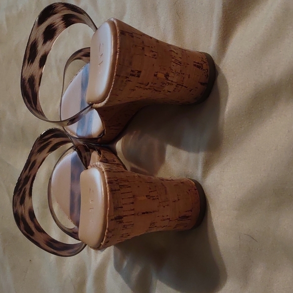 JustFab Leopard Print Strappy Sandals Size 7 NIB - Picture 4 of 5